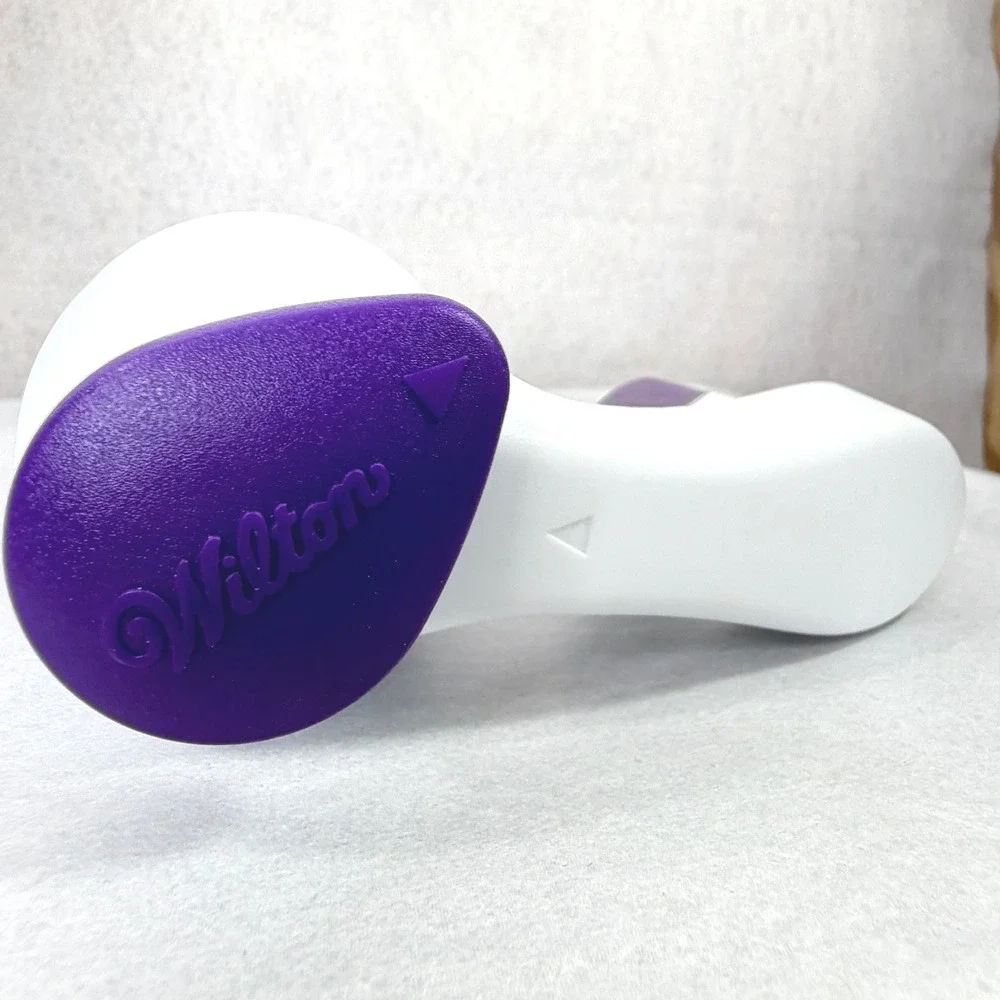 Wilton Simple Success Cookie Press‎ White Purple 12 Discs Trigger Handle